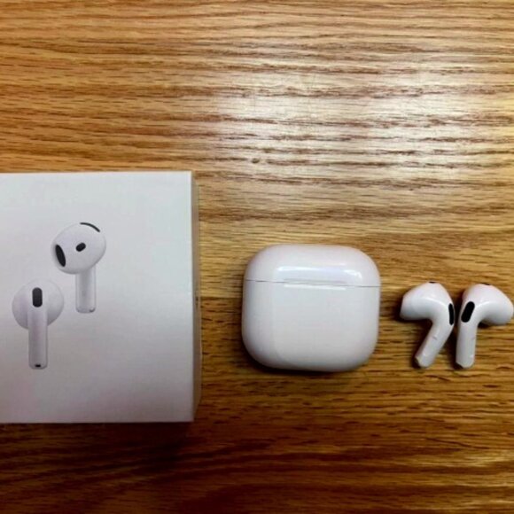 Apple airpods 4th generation - Picture 1 of 1